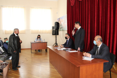 Yasamal Rayon İcra Hakimiyyətinin başçısı Elşad Həsənov sakinlərlə görüş keçirdi