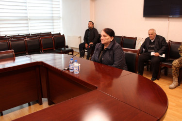 Yasamal Rayon İcra Hakimiyyətinin başçısı  sakinləri qəbul etdi
