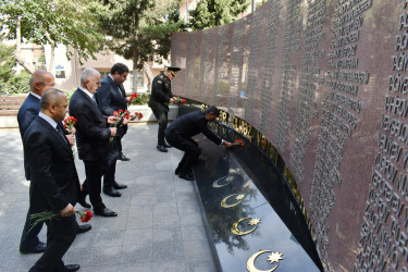 Yasamal rayonunda Anım Günündə şəhidlərimiz yad edilib