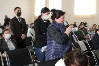 Yasamal Rayon İcra Hakimiyyətinin başçısı Elşad Həsənov sakinlərlə görüş keçirdi