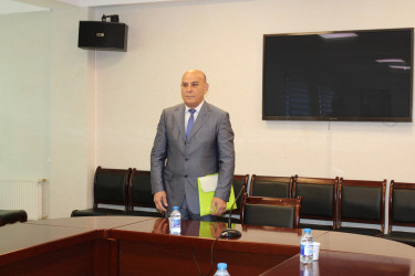 Yasamal Rayon İcra Hakimiyyətinin başçısı Elşad Həsənov rayon sakinlərini qəbul edib