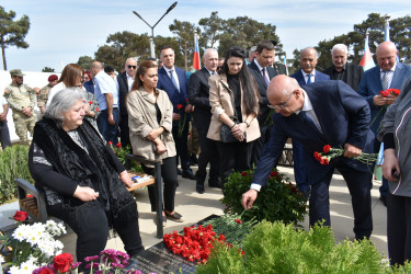 Yasamal rayonunda Anım Günündə şəhidlərimiz yad edilib