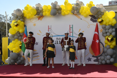 Şəhid övladının ilk dərs sevinci