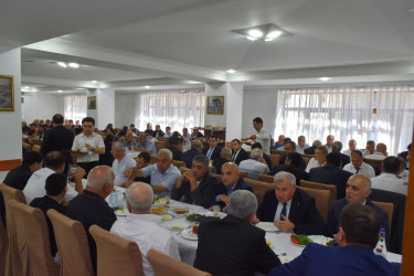 Təzə Pir məscidində şəhidlərimizin ruhuna ehsan süfrəsi açılıb