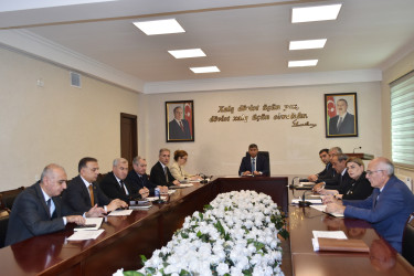 İcra Başçısı sakinləri inzibati binada qəbul etdi
