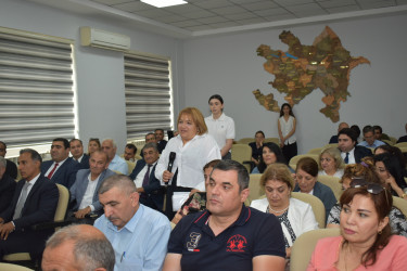 İcra Başçısı ərazidə sakinlərlə görüşdü