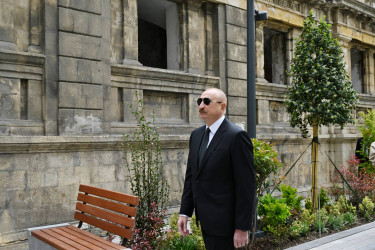 Prezident İlham Əliyev Bakının İslam Səfərli küçəsinin yenidənqurmadan sonra açılışında iştirak edib