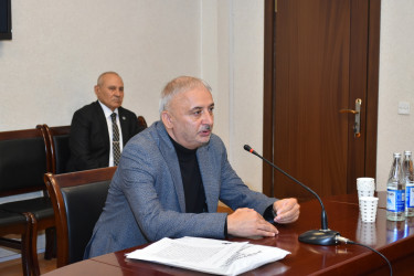 İcra Başçısı sakinləri inzibati binada qəbul etdi