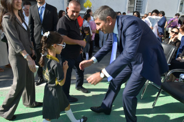 Şəhid övladının ilk dərs sevinci