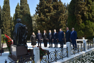 Yasamal rayonunda Zərifə xanım Əliyevanın əziz xatirəsi yad edilib