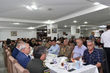 Təzə Pir məscidində şəhidlərimizin ruhuna ehsan süfrəsi açılıb