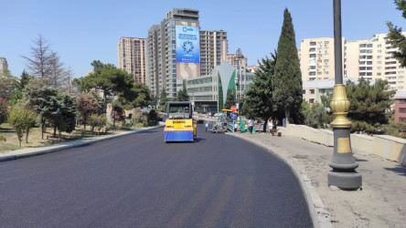 Yasamal rayonunda asfalt vurma işlər davam edir