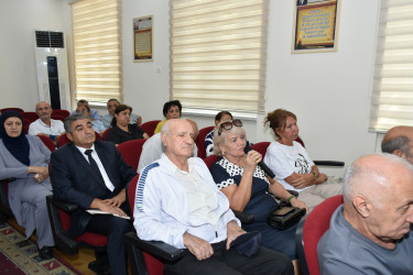 İcra Başçısı ərazidə Yasamal sakinləri ilə görüşdü