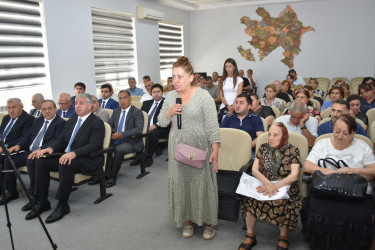 İcra başçısı ərazidə sakinlərlə görüşdü