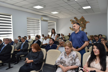 İcra başçısı ərazidə sakinlərlə görüşdü