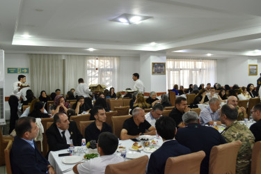 Təzə Pir məscidində şəhidlərimizin ruhuna ehsan süfrəsi açılıb