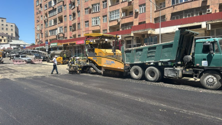 Yasamal rayonunda genişmiqyaslı asfaltlanma işləri aparılır