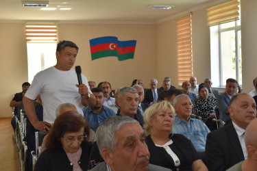 İcra Başçısı ərazidə sakinlərlə görüşdü,  problemlərinin həllinə dair göstərişlər verdi