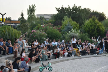Yasamal rayon parkında axşam konserti keçirildi