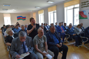 İcra Başçısı ərazidə sakinlərlə görüşdü,  problemlərinin həllinə dair göstərişlər verdi