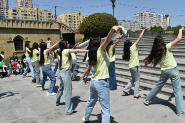 Yasamal parkında “UŞAQLARIN RƏNGLİ DÜNYASI” adlı festival keçirildi