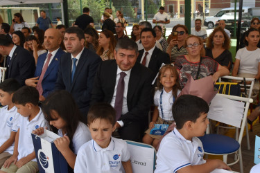 Nazlının ilk məktəb günü dövlət qayğısı ilə qeyd olunub
