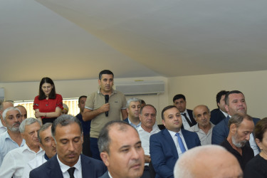 İcra Başçısı ərazidə sakinlər ilə görüşdü
