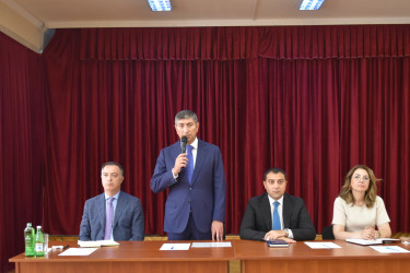 Yasamal RİH başçısı ərazidə sakinlərlə görüşdü