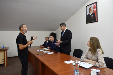 İcra Başçısı ərazidə sakinlər ilə görüşdü