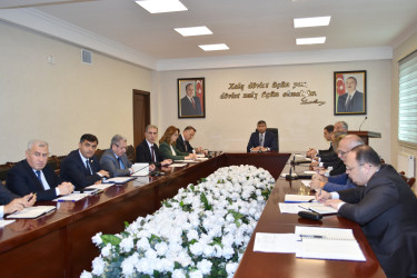 İcra Başçısı sakinləri inzibati binada qəbul etdi