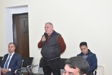 İcra Başçısı ərazidə Yasamal sakinləri ilə görüşdü, problem və qayğılarını dinlədi