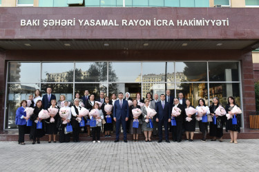İcra başçısı qabaqcıl müəllimlərlə görüşdü