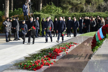 Yasamal RİH-in kollektivi Ümummilli liderin xatirəsini anıb