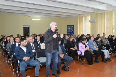 İcra Başçısı ərazidə Yasamal sakinləri ilə görüşdü, problem və qayğılarını dinlədi