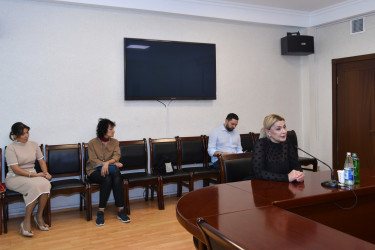 İcra Başçısı sakinləri inzibati binada qəbul etdi