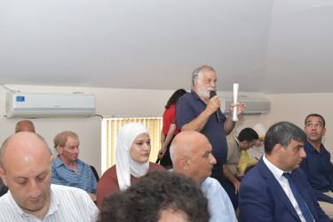 İcra Başçısı ərazidə sakinlər ilə görüşdü