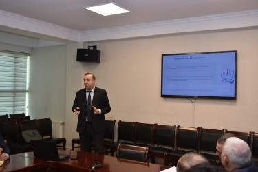 “Dövlət qulluğunda vəzifələrin və ehtiyat kadrların idarə edilməsi” mövzusunda təlim keçirilib
