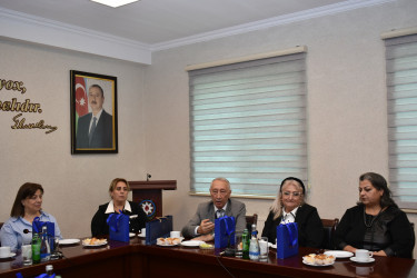 İcra başçısı qabaqcıl müəllimlərlə görüşdü
