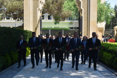 Yasamal rayon ictimaiyyəti Ulu Öndərin əziz xatirəsini yad edib