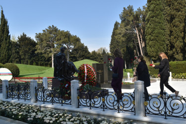 Yasamal rayonunda Zərifə xanım Əliyevanın əziz xatirəsi yad edilib