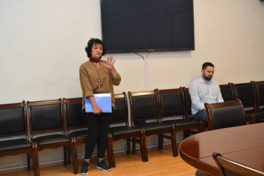 İcra Başçısı sakinləri inzibati binada qəbul etdi