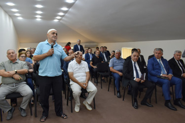 İcra Başçısı ərazidə sakinlər ilə görüşdü