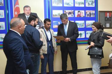 İcra Başçısı ərazidə Yasamal sakinləri ilə görüşdü, problem və qayğılarını dinlədi