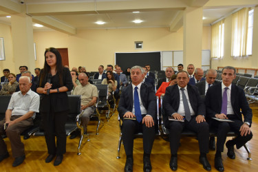 Yasamal RİH başçısı ərazidə sakinlərlə görüşdü