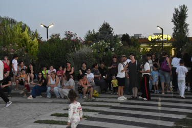 Yasamal rayon parkında axşam konserti keçirildi