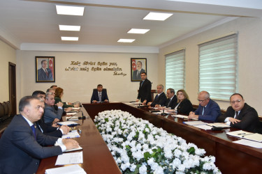 İcra Başçısı sakinləri inzibati binada qəbul etdi