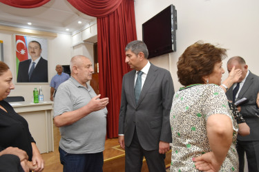 İcra Başçısı ərazidə Yasamal sakinləri ilə görüşdü