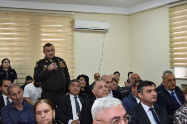 İcra Başçısı ərazidə Yasamal sakinləri ilə görüşdü, müraciətlərin həllinə dair göstərişlər verdi
