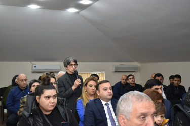Başçı ərazidə sakinlərlə görüşdü, problem və şikayətlərini dinlədi