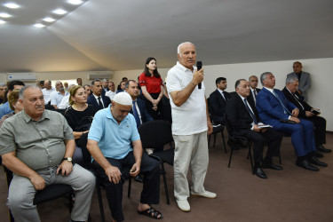 İcra Başçısı ərazidə sakinlər ilə görüşdü